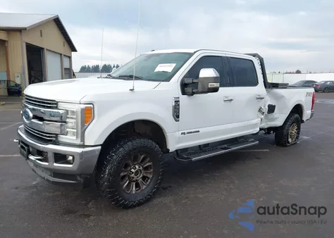 2018 Ford F-350 Lariat z USA, uszkodzony, nr VIN 1FT8W3BT6JEB11909